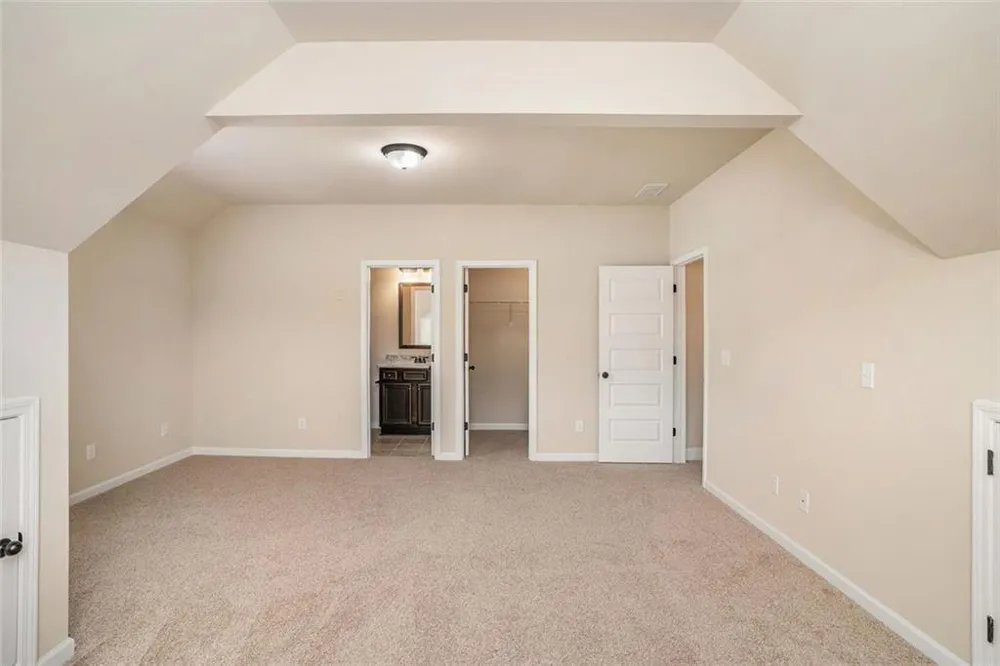 381 Homestead Circle Forsyth, GA 31029
