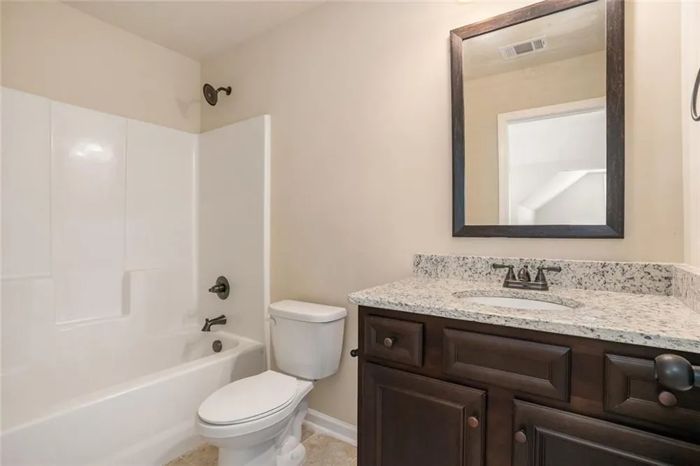381 Homestead Circle Forsyth, GA 31029