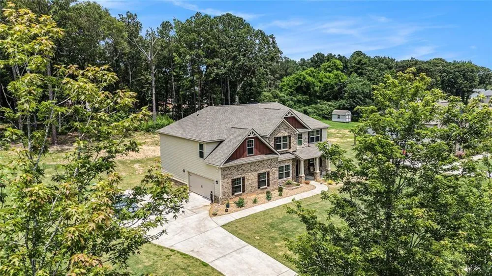 381 Homestead Circle Forsyth, GA 31029