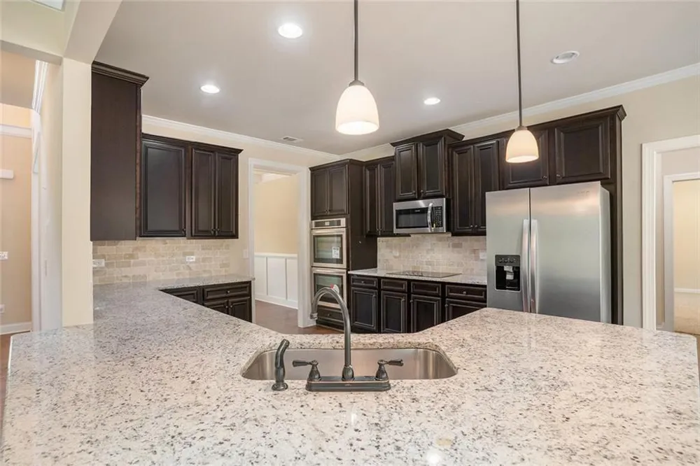 381 Homestead Circle Forsyth, GA 31029