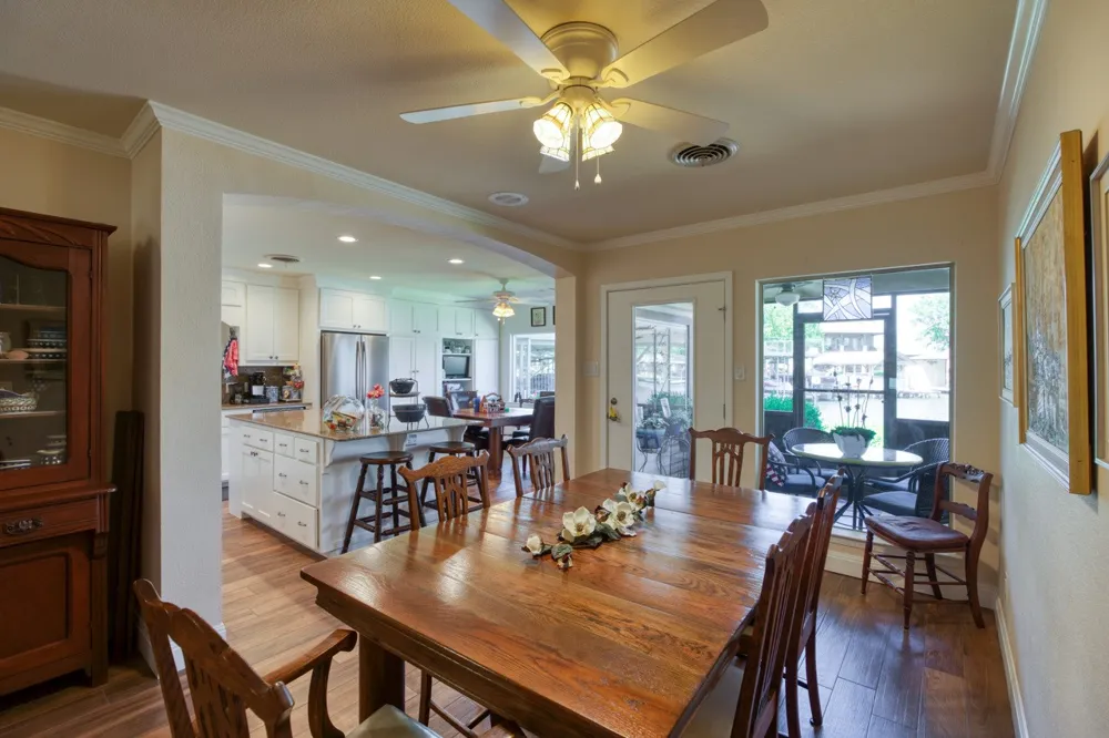 213 Lakeview Sunrise Beach, TX 78643