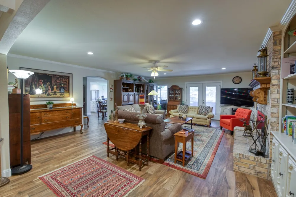 213 Lakeview Sunrise Beach, TX 78643