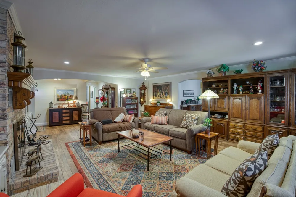 213 Lakeview Sunrise Beach, TX 78643