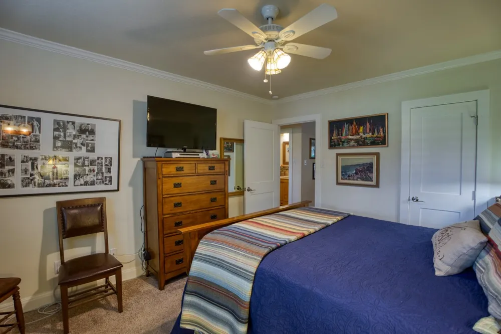 213 Lakeview Sunrise Beach, TX 78643