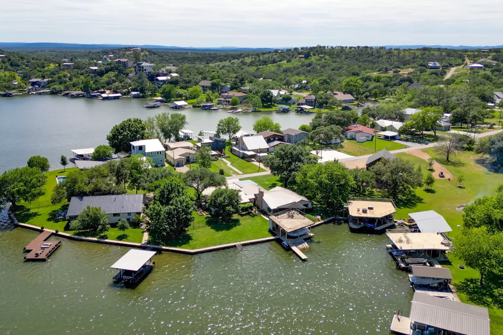 213 Lakeview Sunrise Beach, TX 78643