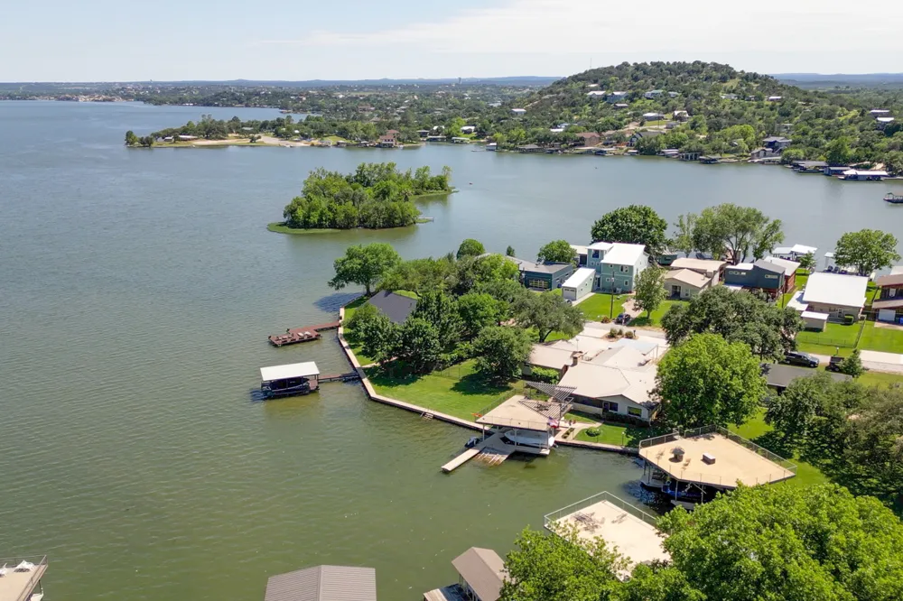 213 Lakeview Sunrise Beach, TX 78643