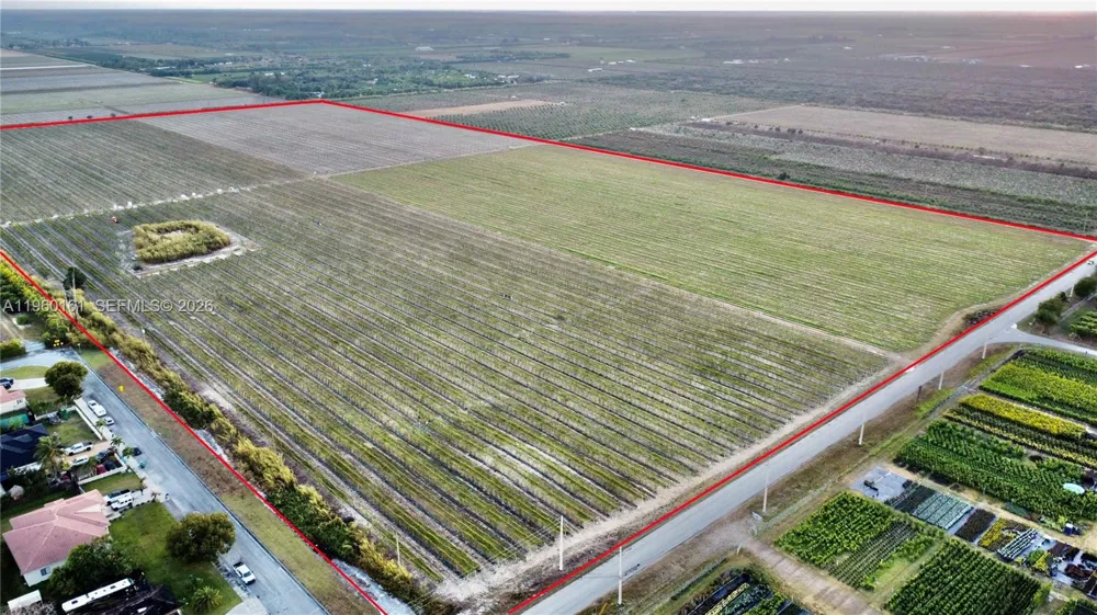 320 SW 207 Ave Homestead, FL 33030