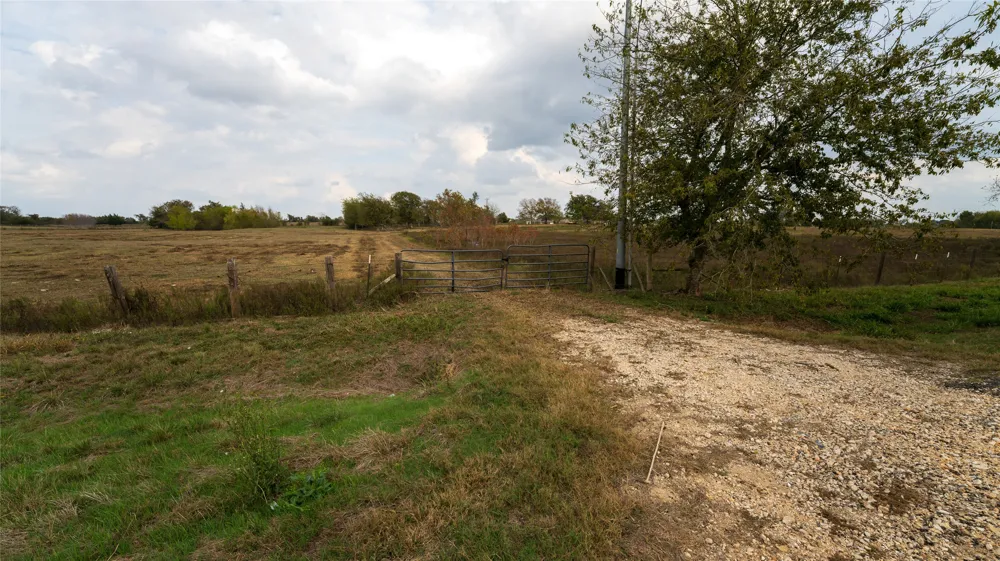 4646 Fm 2679 Road Burton, TX 77835