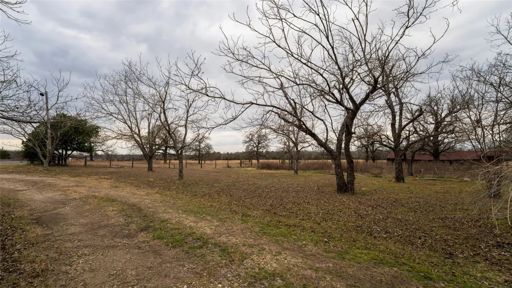 1682 W Us Highway 79 Rockdale, TX 76567