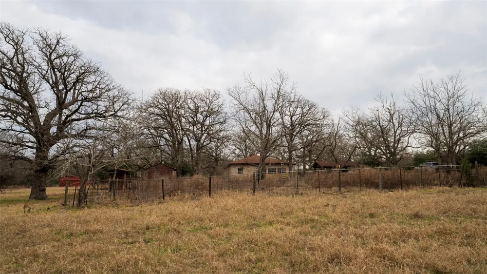 1682 W Us Highway 79 Rockdale, TX 76567