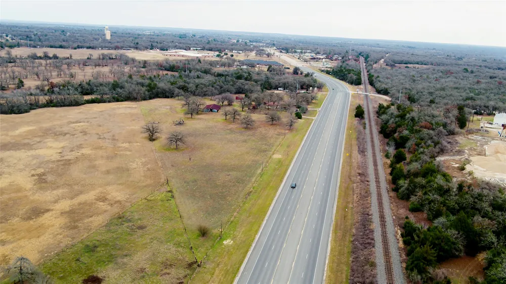 1682 W Us Highway 79 Rockdale, TX 76567