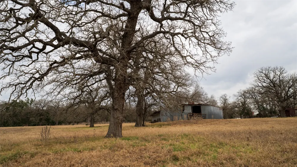1682 W Us Highway 79 Rockdale, TX 76567