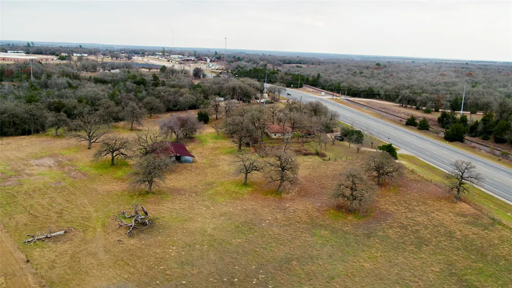 1682 W Us Highway 79 Rockdale, TX 76567
