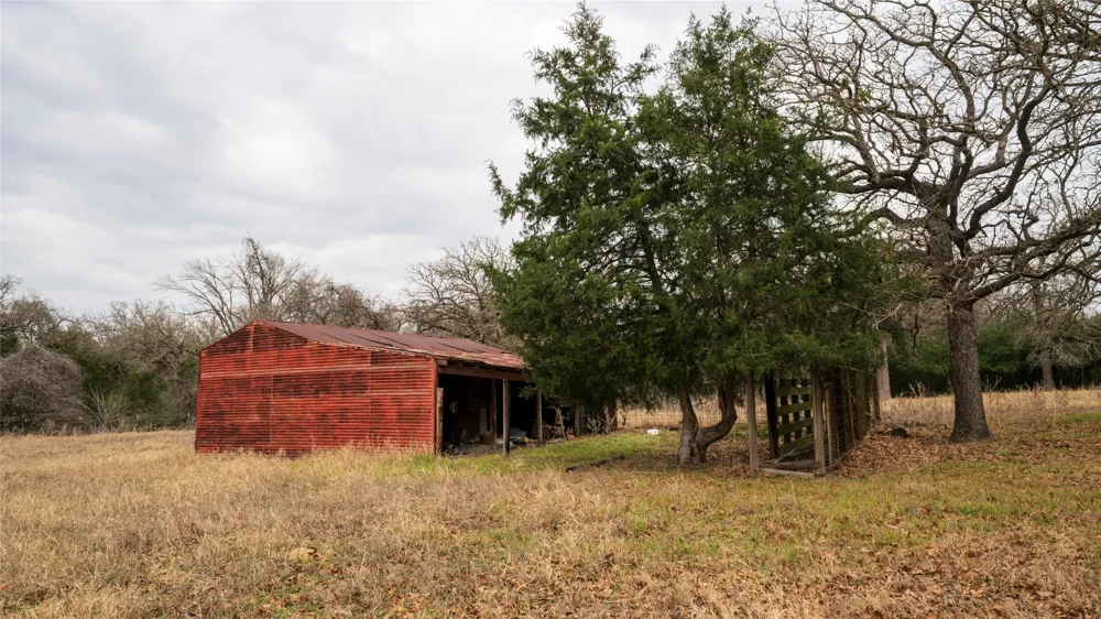 1682 W Us Highway 79 Rockdale, TX 76567