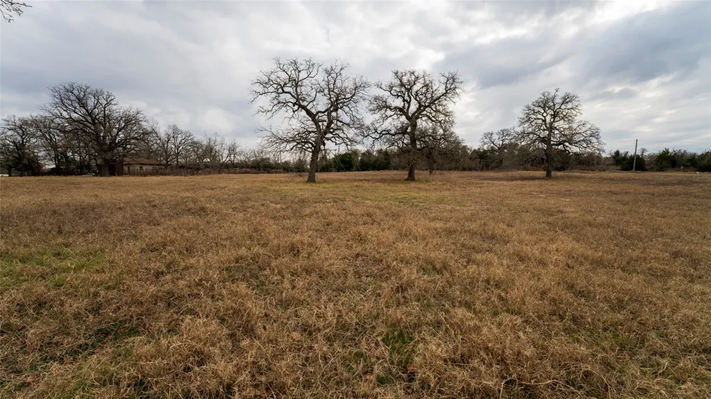 1682 W Us Highway 79 Rockdale, TX 76567