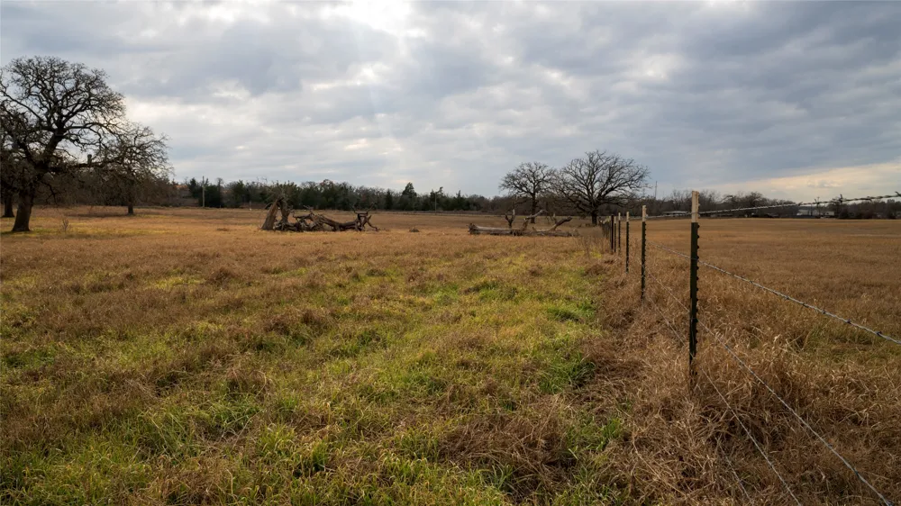 1682 W Us Highway 79 Rockdale, TX 76567