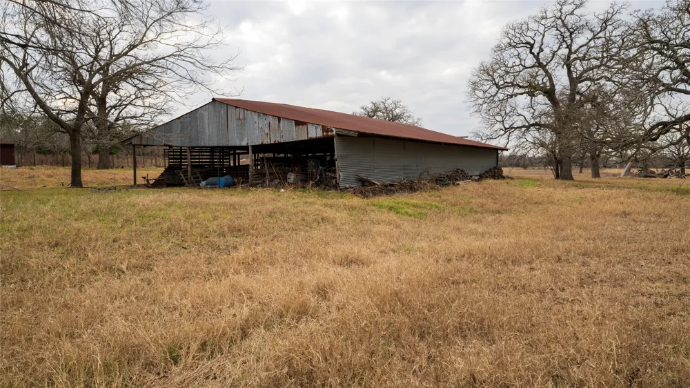 1682 W Us Highway 79 Rockdale, TX 76567