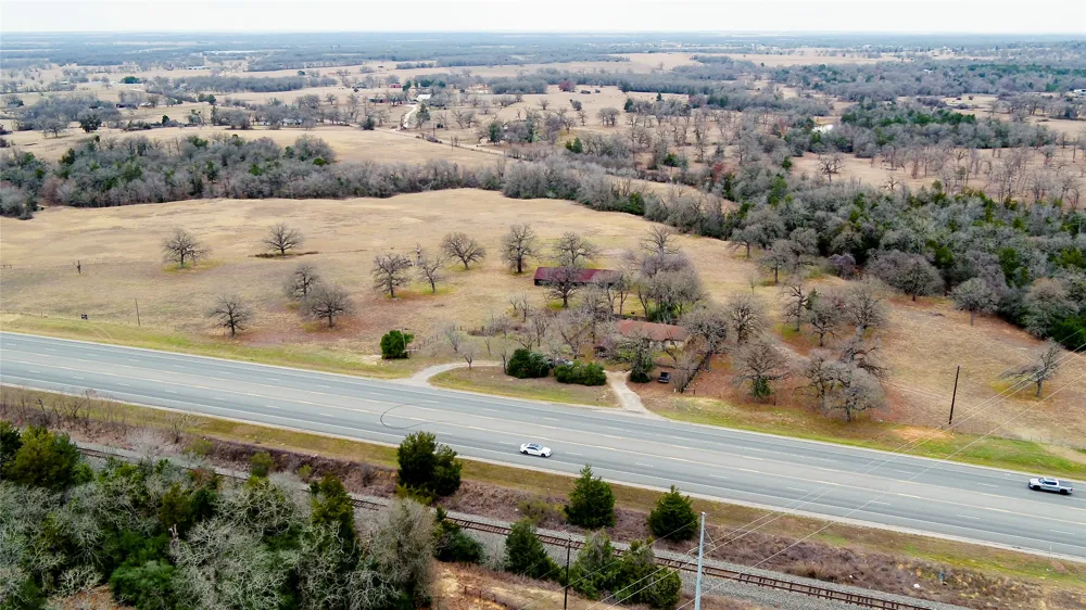 1682 W Us Highway 79 Rockdale, TX 76567