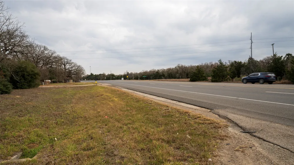 1682 W Us Highway 79 Rockdale, TX 76567
