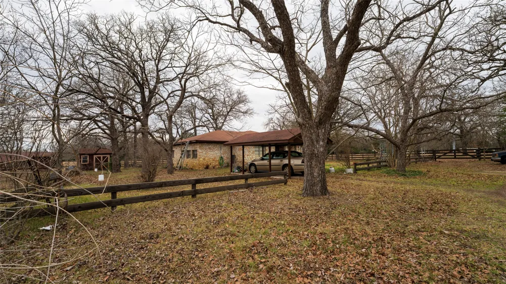 1682 W Us Highway 79 Rockdale, TX 76567