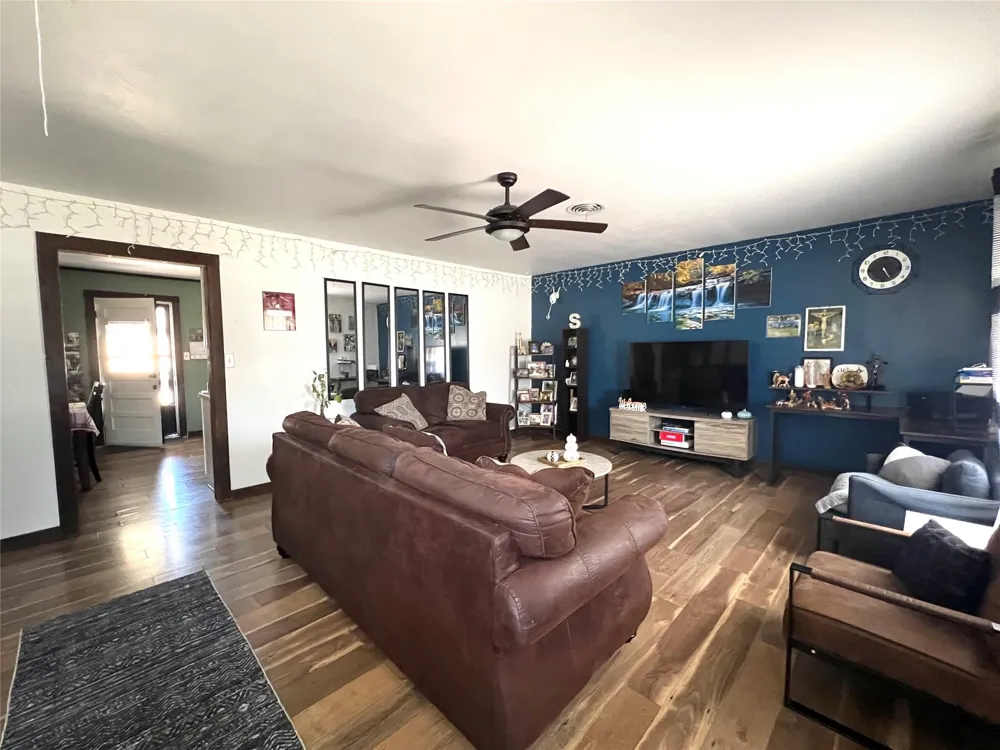 504 Henson Street El Campo, TX 77437