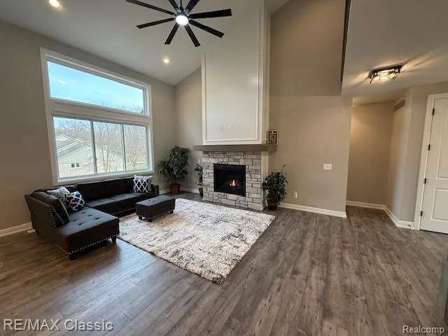 43 Canterwood Highland Charter Township, MI 48357