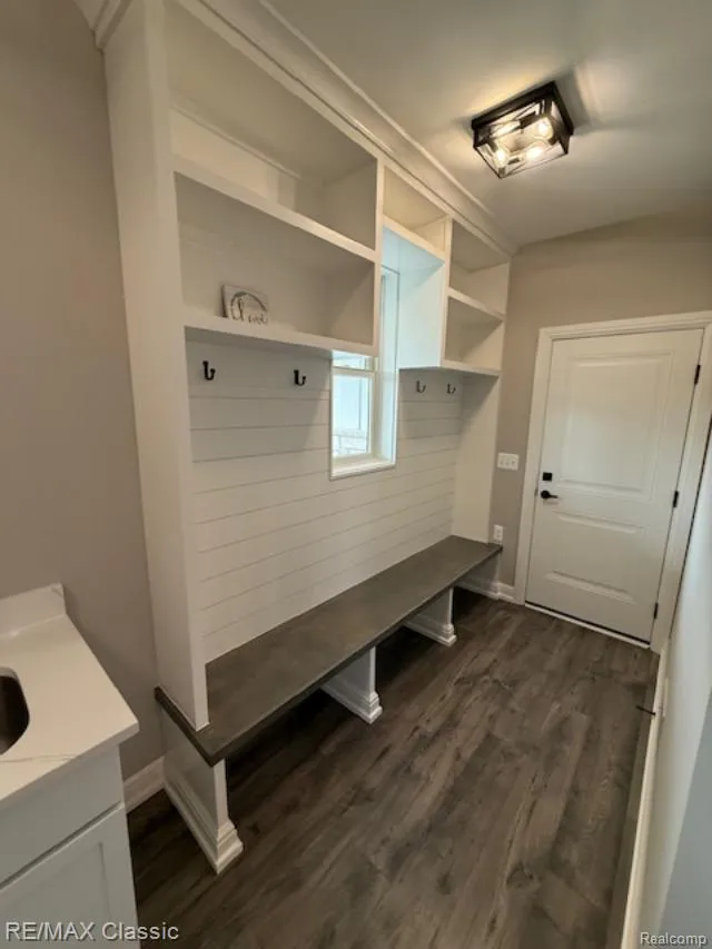 43 Canterwood Highland Charter Township, MI 48357