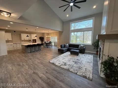 43 Canterwood