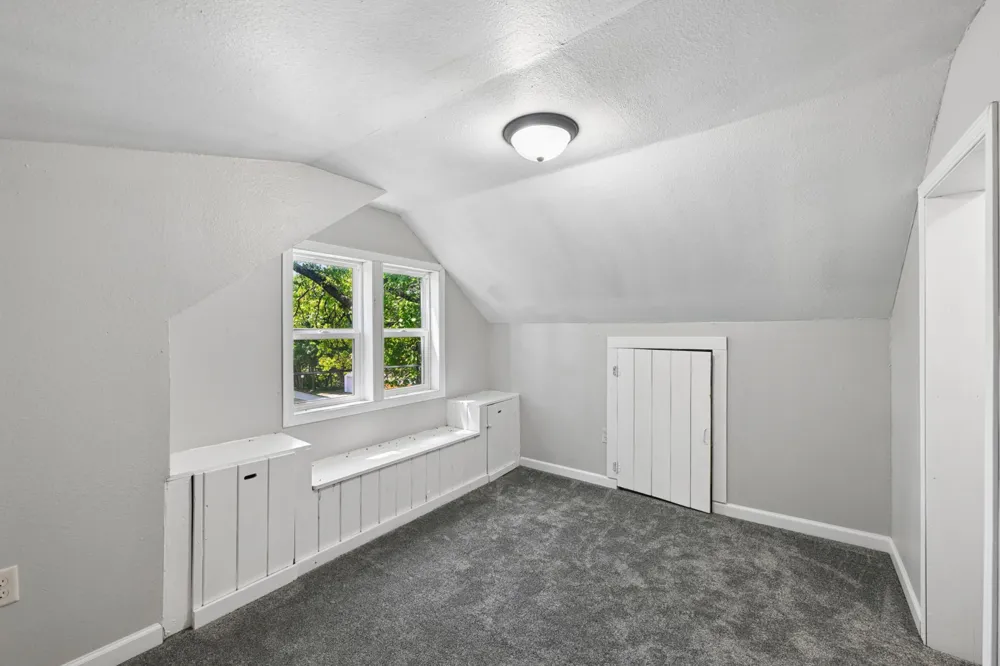 108 Maple Street Jackson, MN 56143
