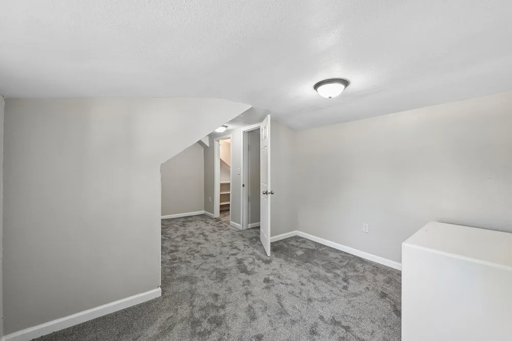 108 Maple Street Jackson, MN 56143