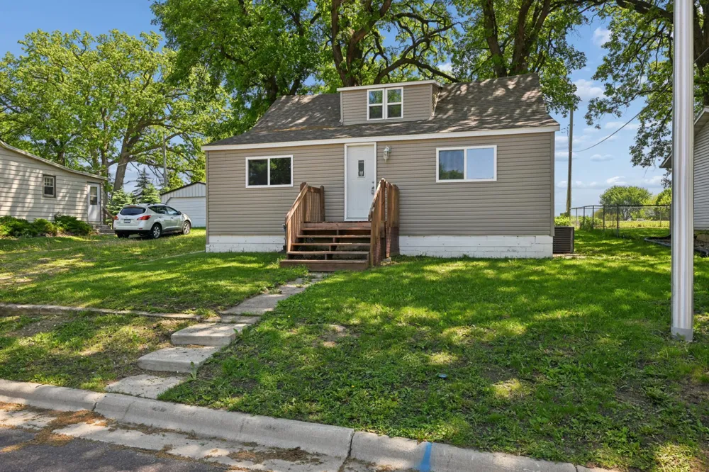 108 Maple Street Jackson, MN 56143