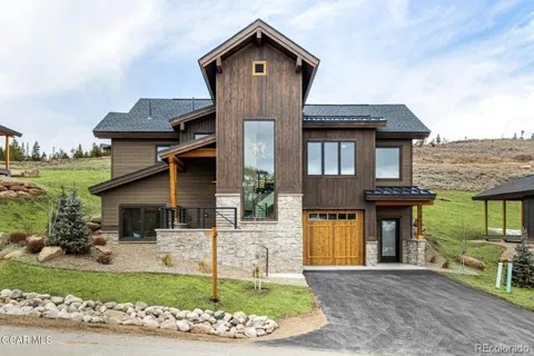 841 Black Feather Court