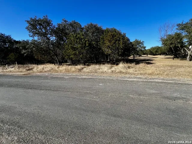 92 Mountain Valley Drive Concan, TX 78838
