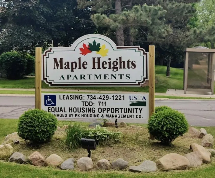 260 Maple Road Saline, MI 48176