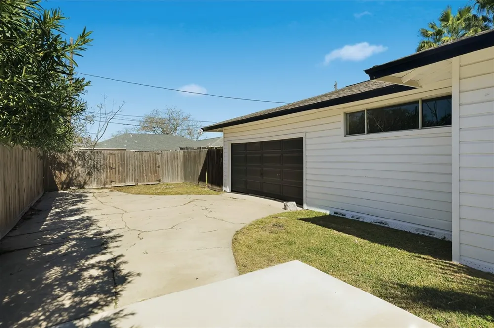 350 Doddridge Street Corpus Christi, TX 78411