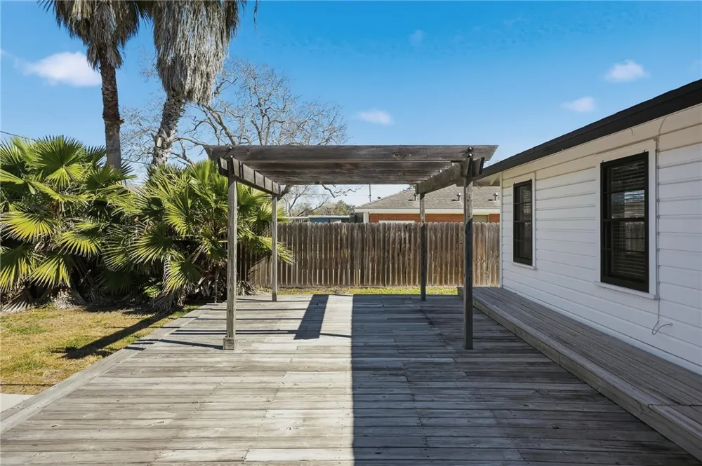 350 Doddridge Street Corpus Christi, TX 78411