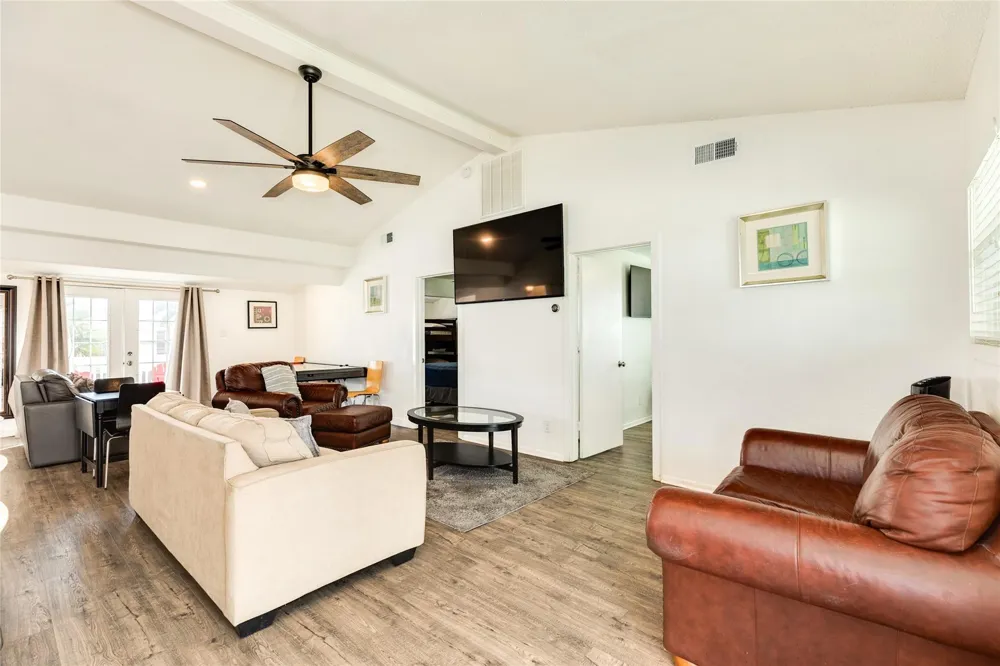 16725 Edward Teach Road Jamaica Beach, TX 77554