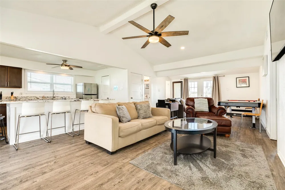 16725 Edward Teach Road Jamaica Beach, TX 77554
