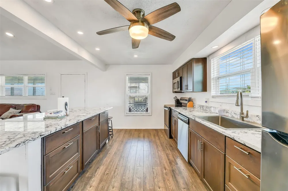 16725 Edward Teach Road Jamaica Beach, TX 77554