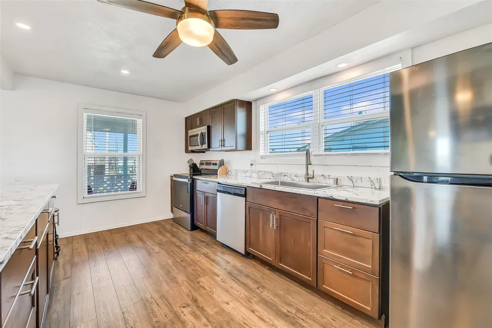 16725 Edward Teach Road Jamaica Beach, TX 77554