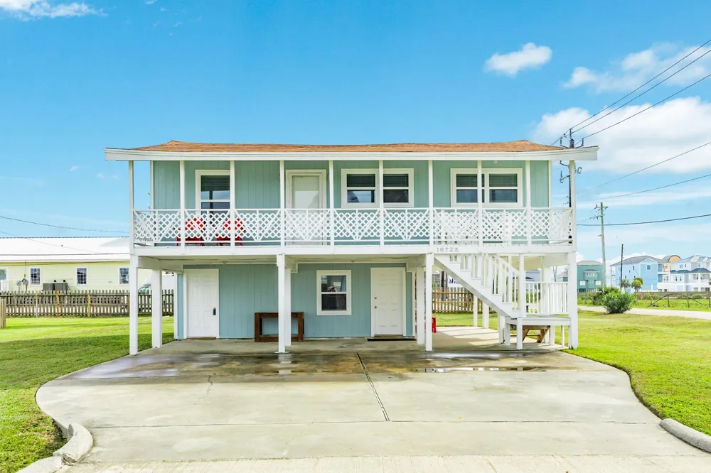 16725 Edward Teach Road Jamaica Beach, TX 77554