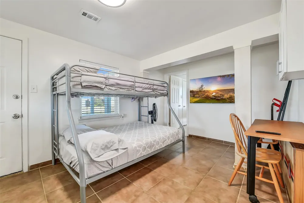 16725 Edward Teach Road Jamaica Beach, TX 77554
