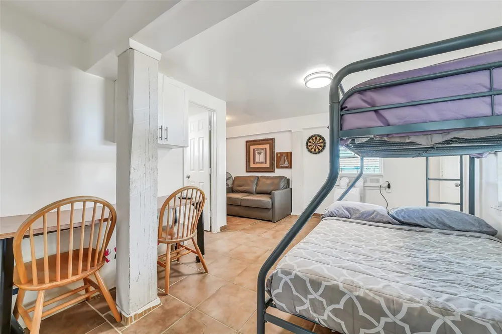 16725 Edward Teach Road Jamaica Beach, TX 77554