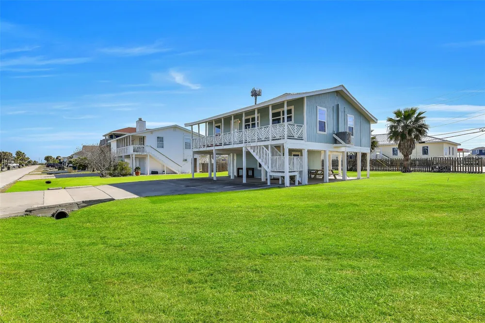 16725 Edward Teach Road Jamaica Beach, TX 77554