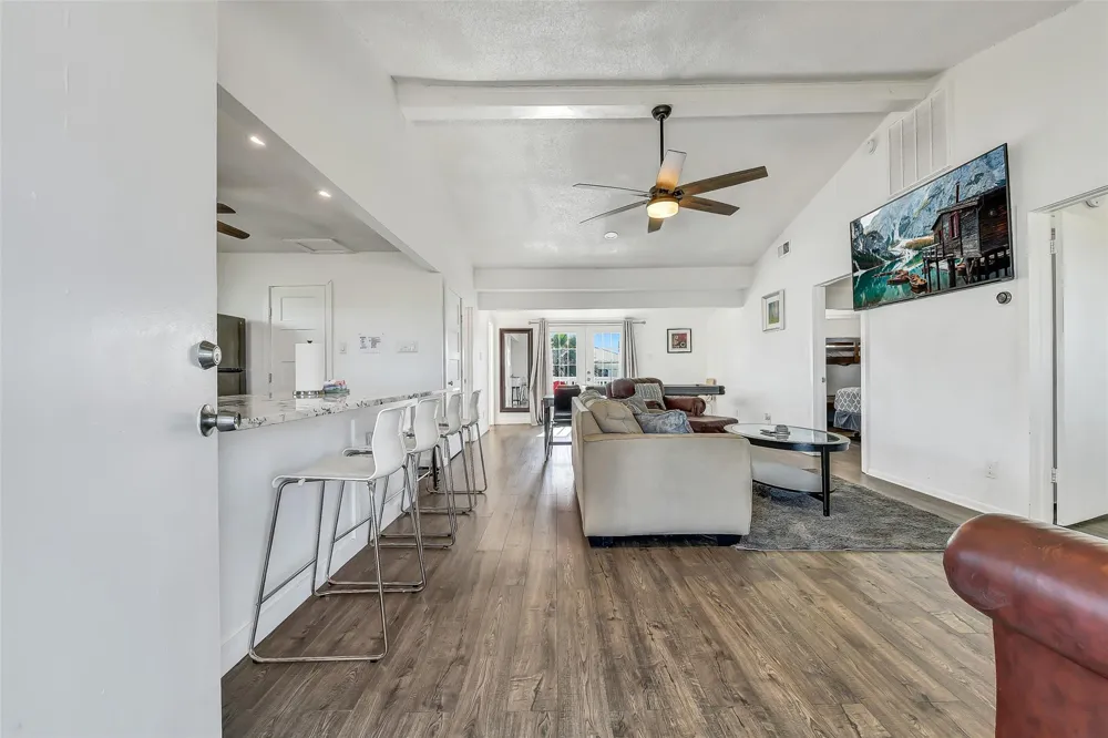 16725 Edward Teach Road Jamaica Beach, TX 77554