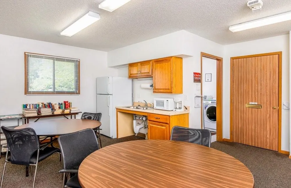 231 S Grant Avenue Elkhart, IA 50073