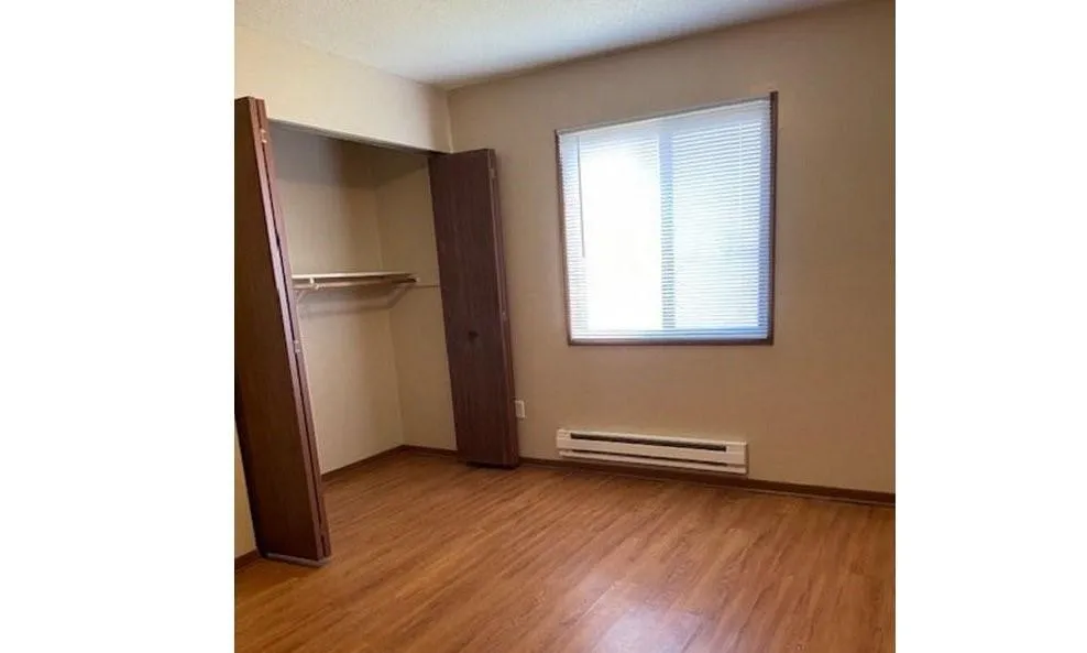 231 S Grant Avenue Elkhart, IA 50073
