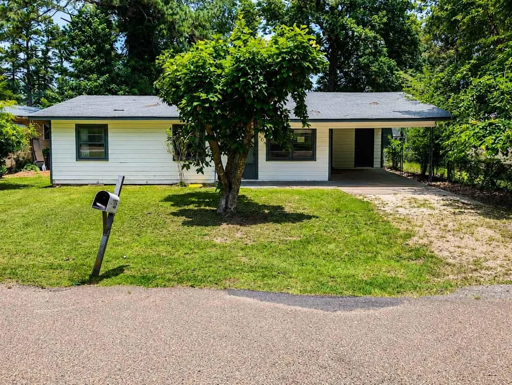 105 Greenview Drive Texarkana, TX 75501