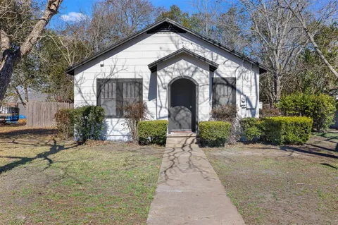 723 E Pecan Street