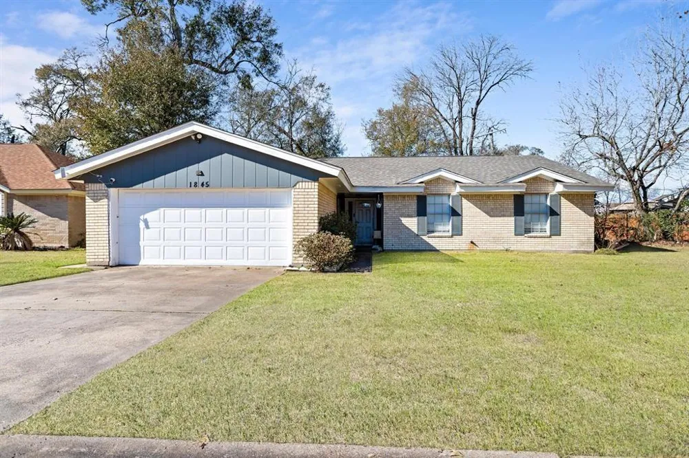 1845 King Arthur Court Pinehurst, TX 77630